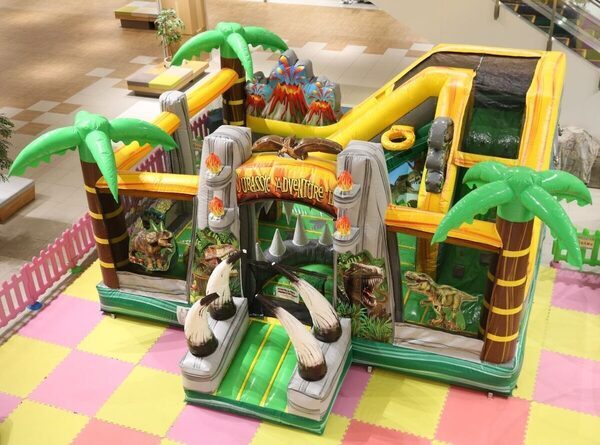 有明に恐竜がくる～ティラノサウルスレースやふわふわ遊具♪GW期間中の特別イベント！『ありあけ恐竜ガーデン』開催