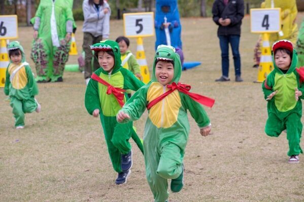 西新宿に巨大遊び場出現！【入場無料イベント】「三角広場まつり TOKYOキッズフェスタ2025」開催