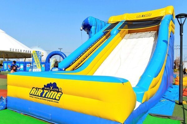 西新宿に巨大遊び場出現！【入場無料イベント】「三角広場まつり TOKYOキッズフェスタ2025」開催