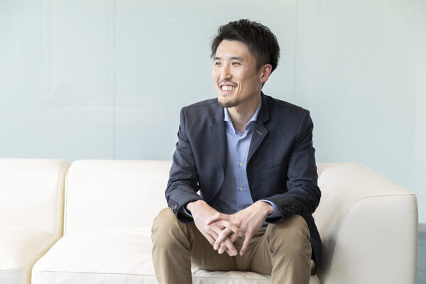 フルリモ・フルフレで働く管理職エンジニアパパ。二児の子育てにも全力でコミットする1日のスケジュール