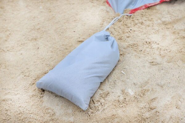 涼しさを追及した簡易テントも！ 公園や海などで、日差しを避けながら快適に過ごせるスクリーンシェード3型がコールマンから発売中