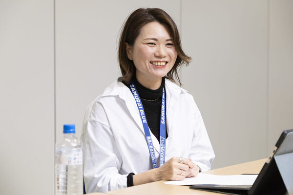 「ロールモデルは誰か1人じゃなくていい」サッカー日本代表戦で全国各地を飛び回るママが「キャリアに迷いはなかった」と言える理由