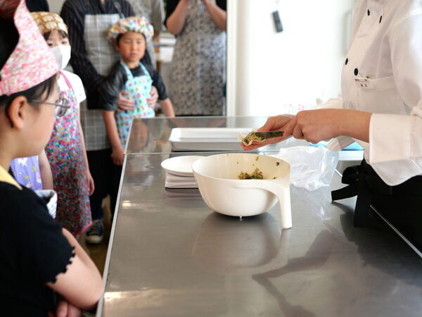 「お店の餃子みたい」と息子が大歓喜！ 参加費無料もうれしすぎる【モランボン】親子手づくり餃子教室（東京・府中市）