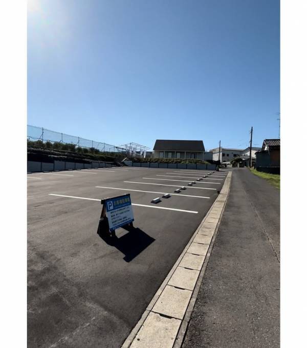 【もうすぐシーズン！ブルーベリー】摘みたての大粒果実を味わい、焼きたてのスイーツを楽しむ！“体験型ブルーベリー農園”