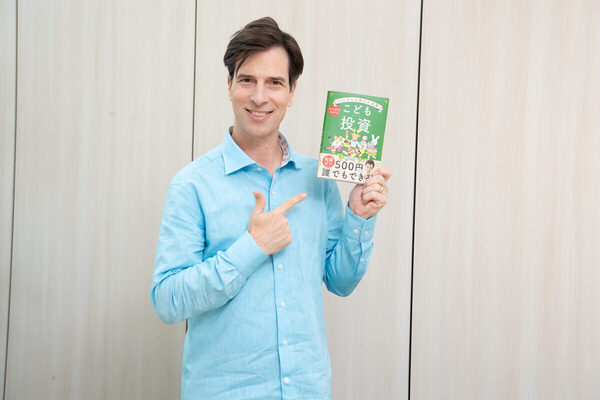 1日で10万円稼げるバイトに「ラッキー」と飛びつかない子に。パックンがすすめる「親子の会話」【インタビュー】