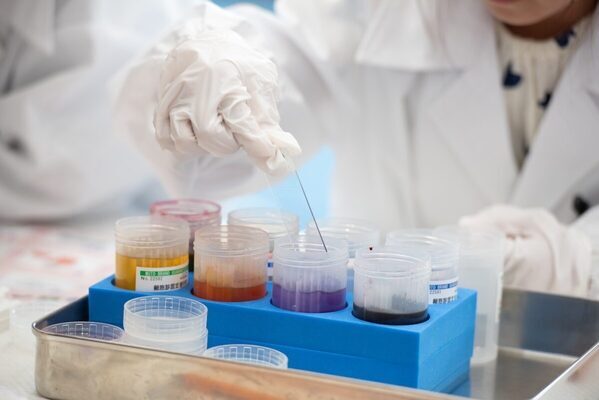 絶対楽しいー【細胞アート展】新宿で開催！細胞を“アート”で捉え、細胞診を楽しく学べる細胞診体験ワークショップ