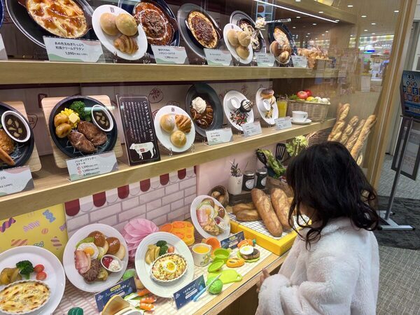 パン食べ放題＆ボリューム満点の料理に大満足！ サンマルク運営の「バケット」がコスパ最強だった