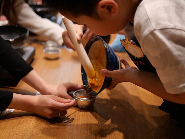 捨てるはずの野菜がクレヨンに⁉ まさかの出来ばえに息子も惚れ惚れ♡【大戸屋×専修大学】ワークショップ（東京・千代田区）