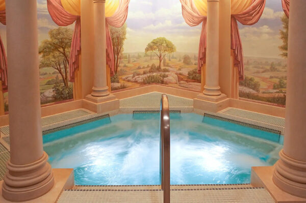 ディズニーホテルで楽しめるのはディズニーだけじゃない！ ホテルミラコスタなど3つのホテルで今夏もプールがオープン