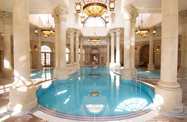 ディズニーホテルで楽しめるのはディズニーだけじゃない！ ホテルミラコスタなど3つのホテルで今夏もプールがオープン