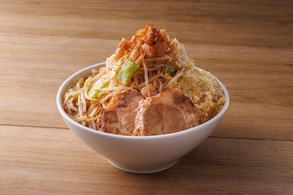 【極太ワシワシ麺と厚切りチャーシュー】新潟に“伝説級”二郎系爆誕！『夢にカケハシ響けハレノヒ』が6/3堂々オープン！