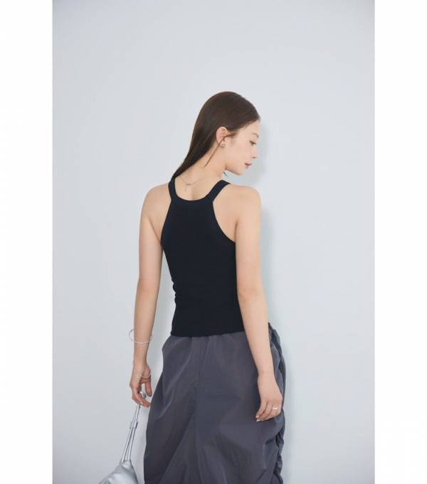 【写真あり】“1枚で360°きれい見え”を実現！【新発売】BAMBI WATERのカップ付きトップス登場