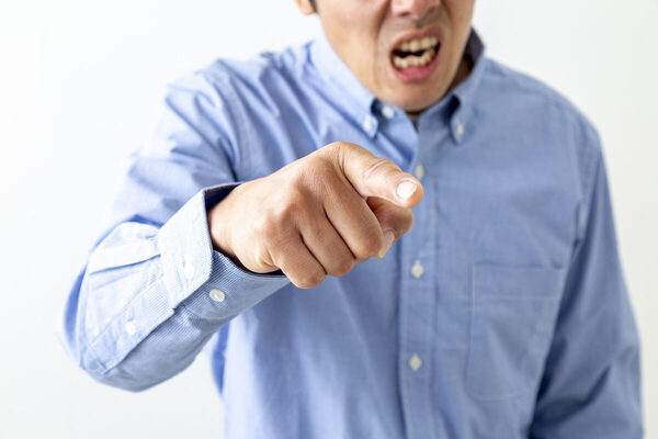 「お前の顔で弁償しろよ」 顔が気に入らないと言いがかりをつけられ…本当にあった最悪のカスハラ