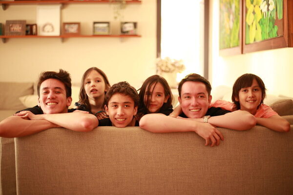 息子が中2でYouTuberに！ 海外で四男二女を産み育てた母も人気YouTuberになった今、尊敬していること