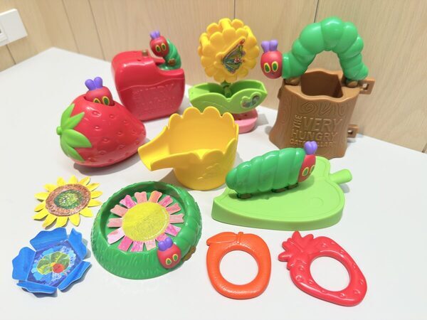 【話題の予感！】マクドナルドの新作ハッピーセット「クレヨンしんちゃん」「はらぺこあおむし」