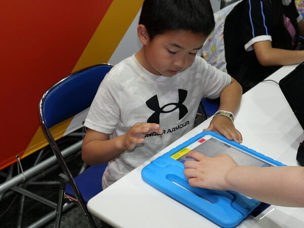 ド迫力に親子でふるえた！ 日本の公道で開催される電気自動車のF1「フォーミュラE」観戦記