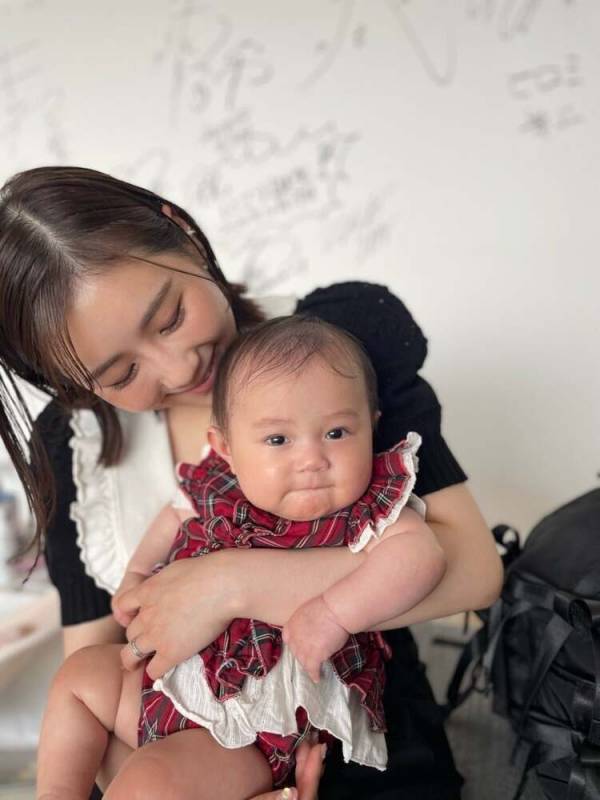 西野未姫さんが可愛すぎる娘の育児で「本当に買ってよかった。なんで最初からこれにしてなかったんだろう」と豪語するアイテムを大量公開