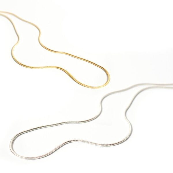 ほどよい色っぽ“とろみ“チェーンで身にまとう、都会的で洗練された大人の余裕。上質デザインのロングセラーアイテムが欲しい！