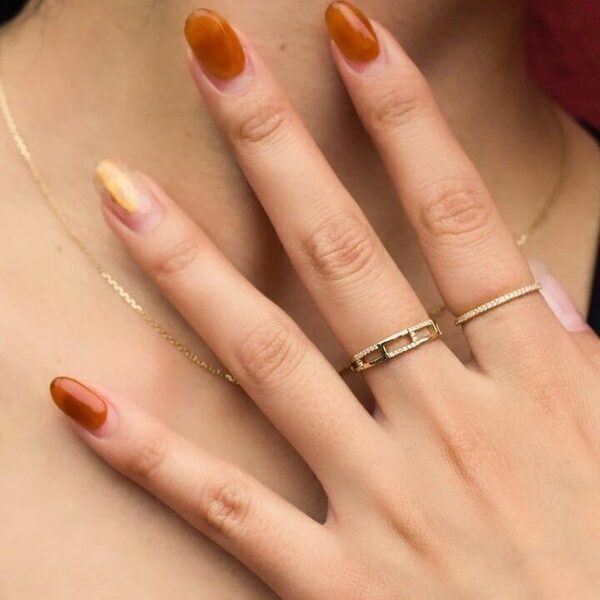 ダイヤモンド級の輝きなのに曇りにくい！ 次世代の宝石・モアサナイトの魅力を引き出した華やか注目リング