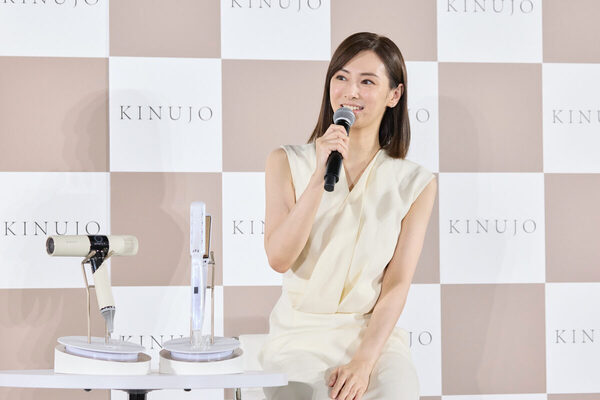 北川景子さん「連ドラ撮影でも家でも使ってる」必須の美容アイテムを絶賛「子どもの髪の毛も潤いがすごい」