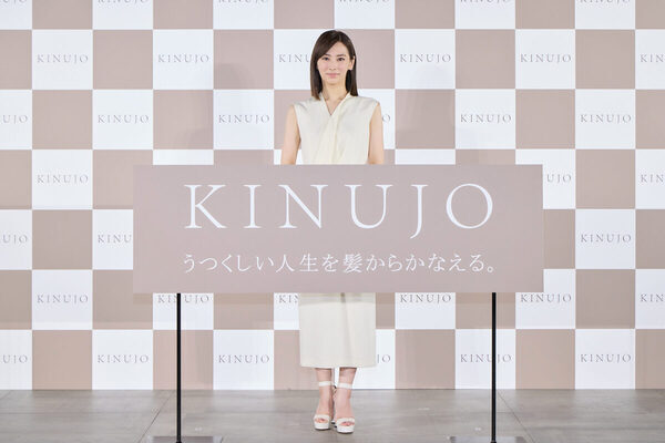 北川景子さん「連ドラ撮影でも家でも使ってる」必須の美容アイテムを絶賛「子どもの髪の毛も潤いがすごい」