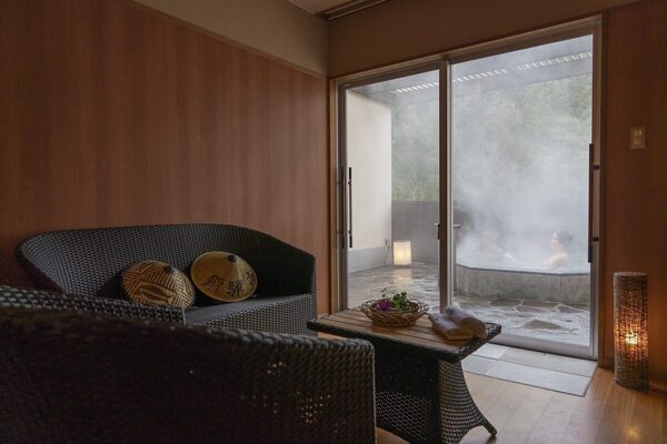 【A5等級飛騨牛付き】こんな贅沢、今だけ！15種類の豪華具材で家族全員大満足！夏限定の夢のような宿泊プラン登場