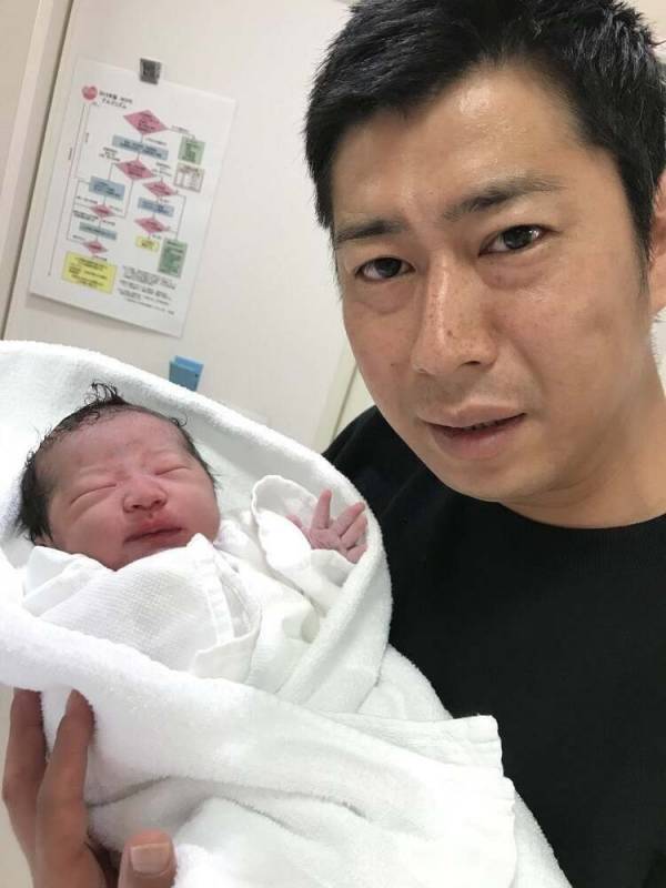 パンサー尾形さんの立ち会い出産、まさかの飲みものを買ってきて妻「マジありえない」