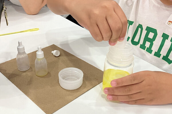 「乳化ってなぁに？」を実験で学べるユースキン製薬の親子イベント、今年はオンラインでも参加可能！