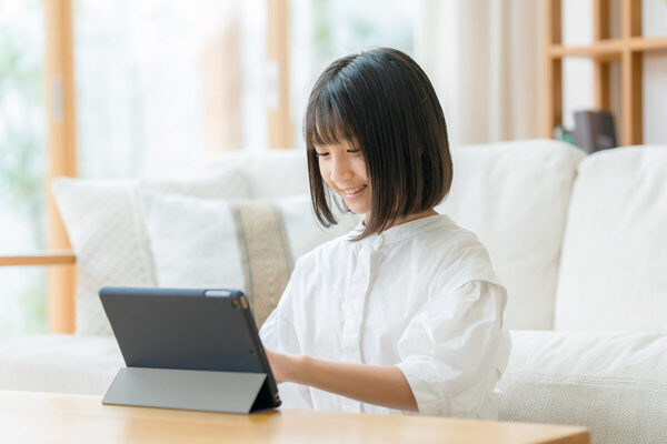 小中学生の半数以上が「ChatGPTを使ったことがある」。子どもが生成AIを有効活用するコツ