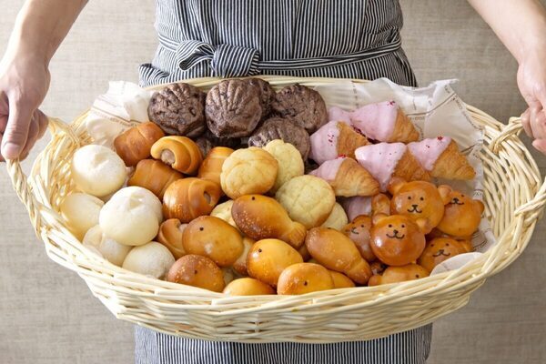 【パン食べ放題】ついにきた！ キッズメニューに子ども専用パン食べ放題が登場♪