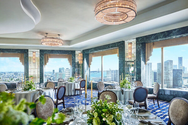 ホテル最上階で親子テーブルマナー教室--バーテンダーのミニカクテル教室付き