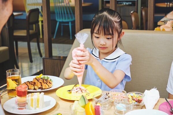 【お得！】開業2周年を記念してキッズ無料！スイーツも充実した「ファンタジーアドベンチャービュッフェ」開催