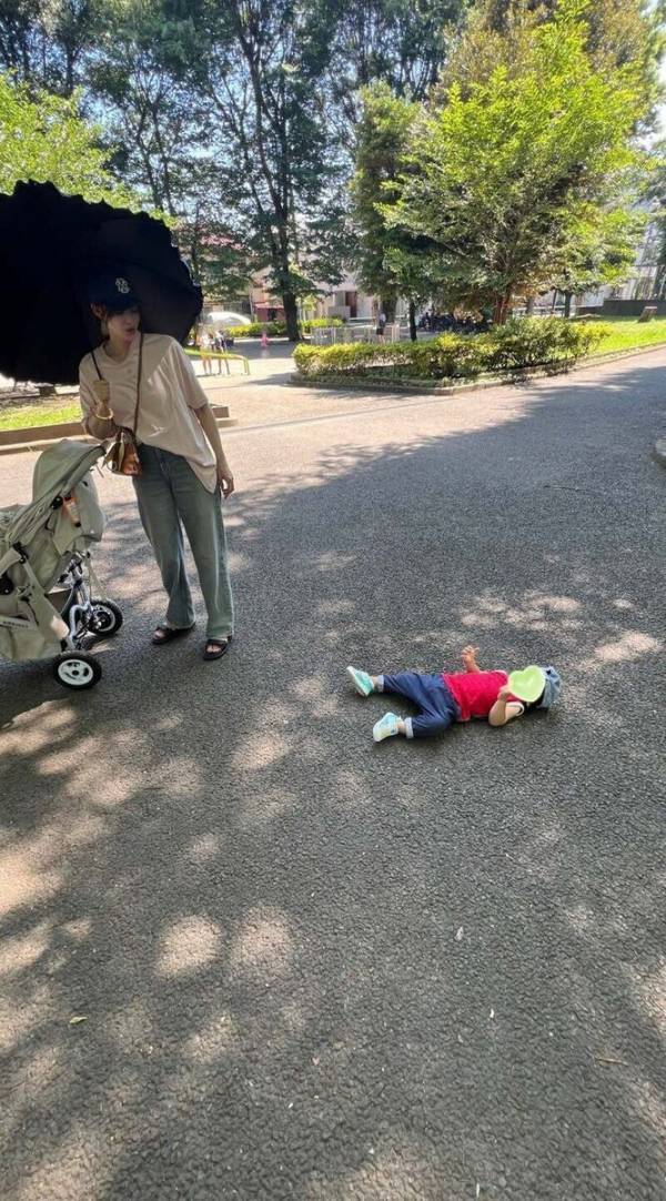手島優さん長男の激烈イヤイヤ期に「力勝てなくなってきた」「鍛え直さないといけないな」