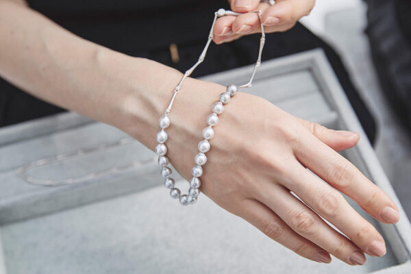 繊細な“つけ心地”にこだわるジュエリーの価値。美しさと機能が調和するブランド「SoëL Jewelry」がリブランディング