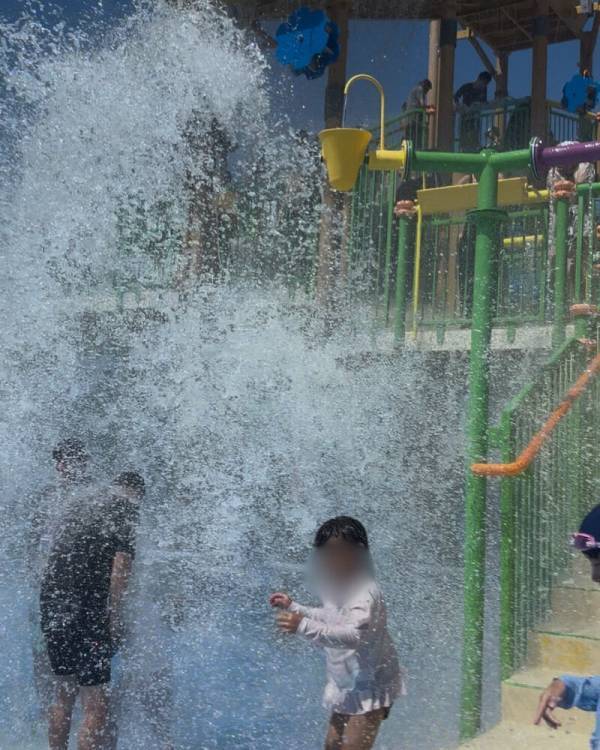 【よみうりランド プールWAI】を遊び尽くすレポ♪　5つのプールと8種のスライダーで夏を満喫！