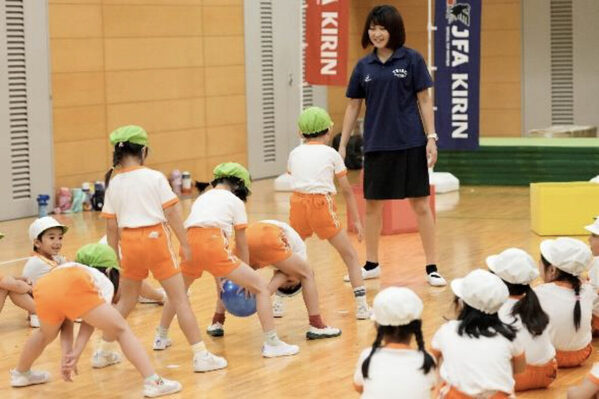 「ぜんぶ楽しかった！」キリンが日本サッカー協会と共同開発した新運動プログラム「キリンキッズケア」を園児たちが体験