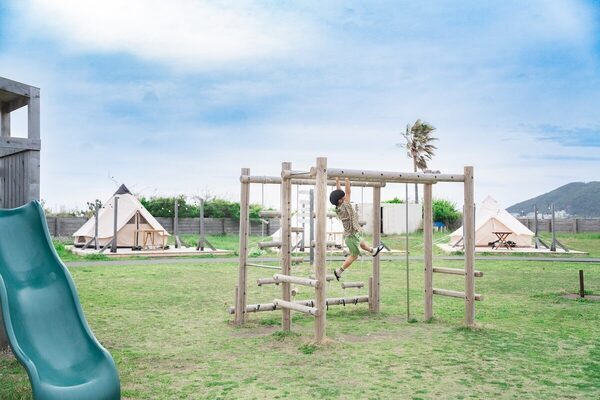 【全部無料で楽しめる！】追加出費ゼロ＆年齢差のあるきょうだいも安心のキャンプ場「ブリーズ館山」がいま話題！