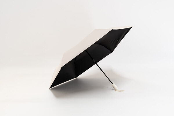 【新習慣】小学生も日傘で猛暑対策！ ランドセルサイズの晴雨兼用折りたたみ日傘が人気