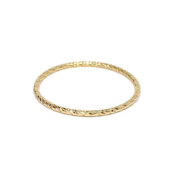 結婚指輪に重ねづけして“こなれ感”アップ！ 優美な繊細さを持つ「1DK Jewelry works」のジュエリー