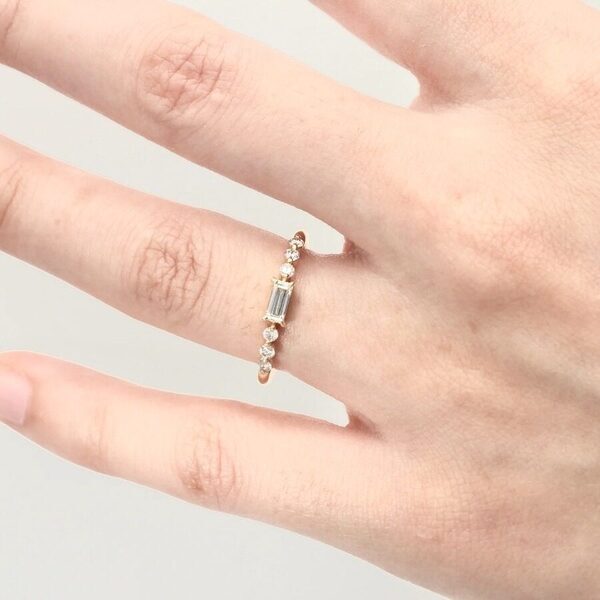 結婚指輪に重ねづけして“こなれ感”アップ！ 優美な繊細さを持つ「1DK Jewelry works」のジュエリー