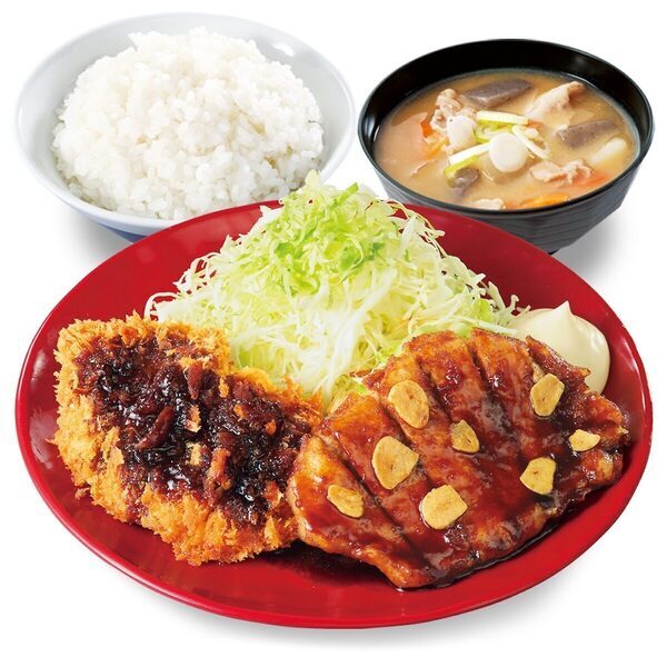 うまそ過ぎる～食欲そそる！豚肉も鶏肉も一度にがっつり「トンテキとチキンカツの合い盛り」かつやの新メニュー