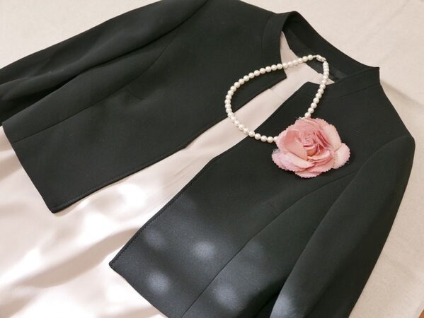 子どもの晴れ舞台にお母さんは出席できないけれど……結婚相手の両親に初めて会う日、母から譲り受けた特別なパールネックレスに宿る想い