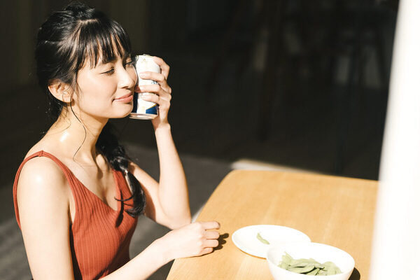 短時間で缶飲料をキンキンに冷やせる裏技3選！ もっとも冷却効果が高い方法はどれ？