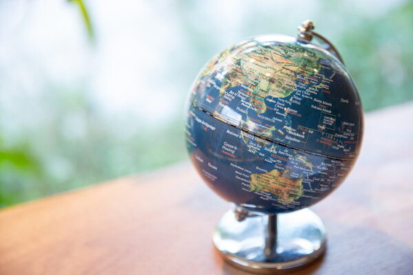 子ども2人が中学受験、高2息子は私立理系、大学院へ進学の可能性も!? 「数年後の教育費のピークに怯えてます」