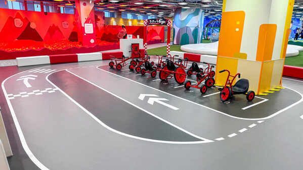 猛暑でも思いっきり子どもが遊べるユートピア！ 屋内型こどもの遊び場「ちきゅうのにわ」最大規模の港北店を遊び倒したレポ