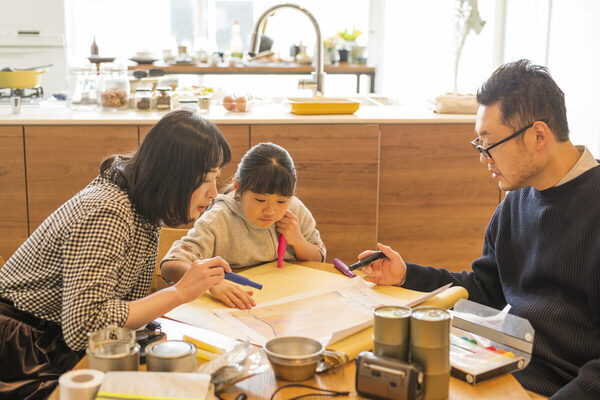 「キキクル」「フェーズフリー」「プラ1備蓄」で夏の災害から身を守る。防災アナ・奥村奈津美さんに聞いた