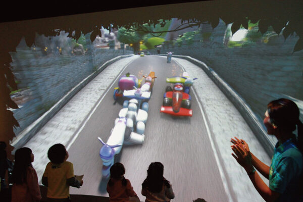 自由研究も遊びもお任せ♪ 多摩エリア初登場の全天候型パーク「リトルプラネット ららぽーと立川立飛」が夏休みイベント開催中