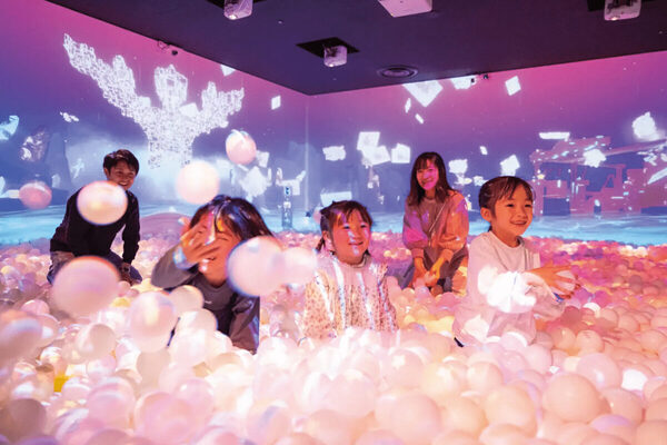 自由研究も遊びもお任せ♪ 多摩エリア初登場の全天候型パーク「リトルプラネット ららぽーと立川立飛」が夏休みイベント開催中