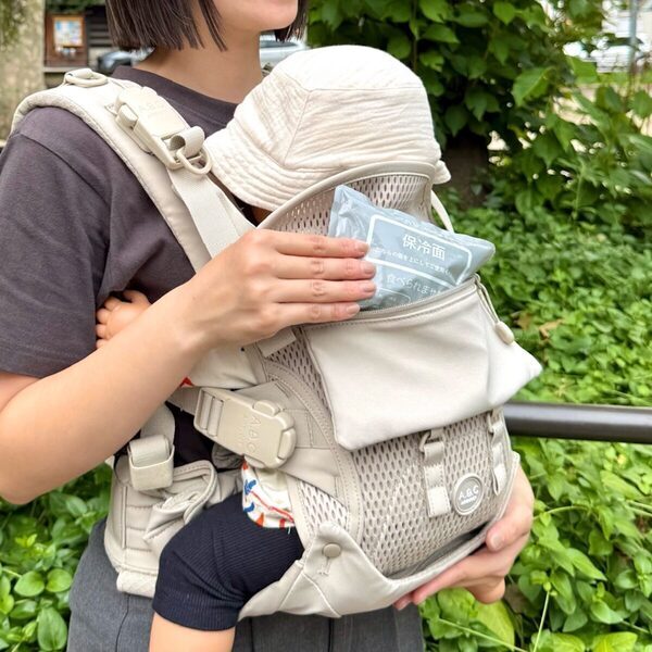 【猛暑育児の神アイテム】エアバギーの“涼感×洗える”抱っこひも『COMFO』が話題沸騰中