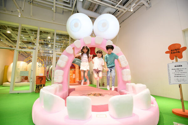 遊んで学んで大興奮！ 人気TV番組「博士ちゃん」体験型知育イベントが東京ミッドタウン八重洲で開催中